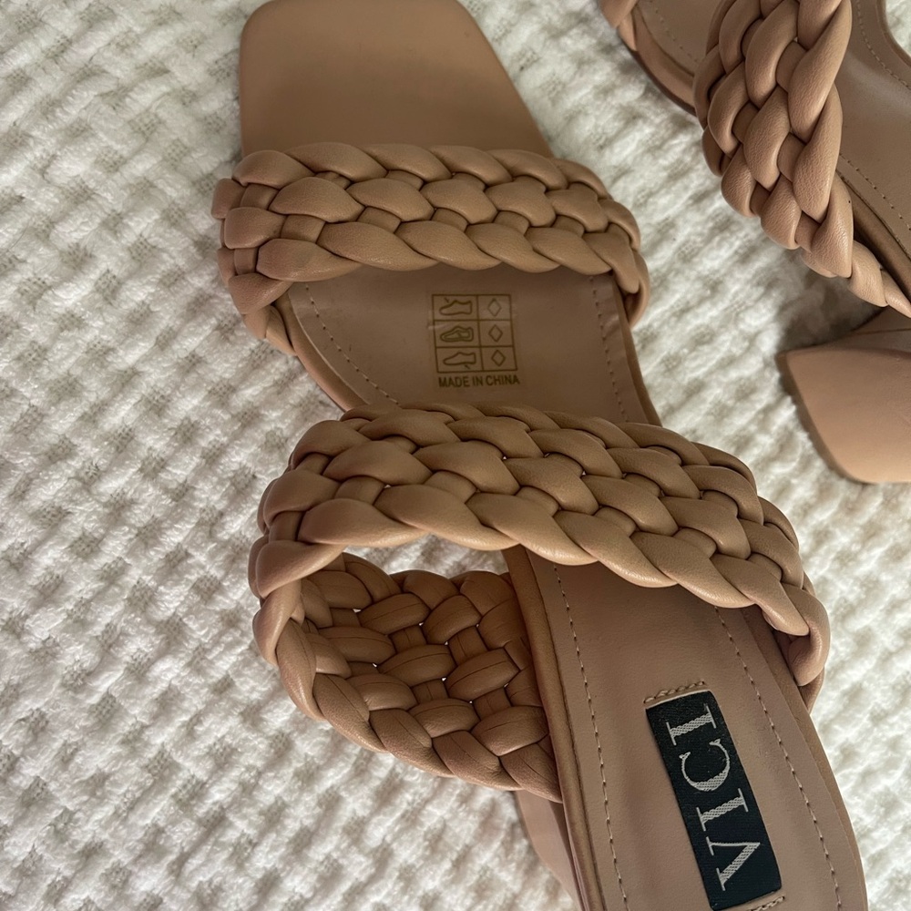 VICI Heels - Picture 4 of 8